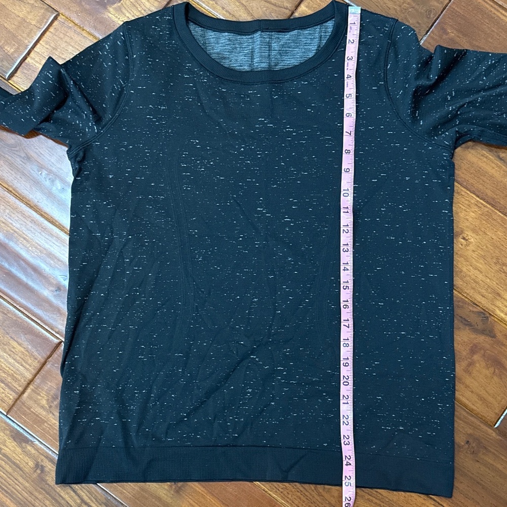 Lululemon long sleeve top - Picture 4 of 5